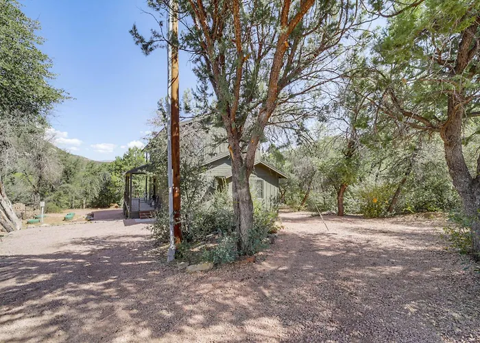 Games & Outdoor Seating: In Scenic Payson! * Payson