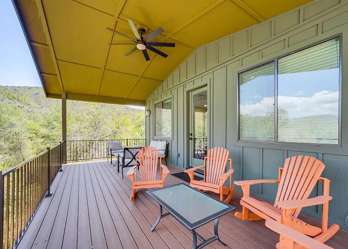 Games & Outdoor Seating: In Scenic Payson!